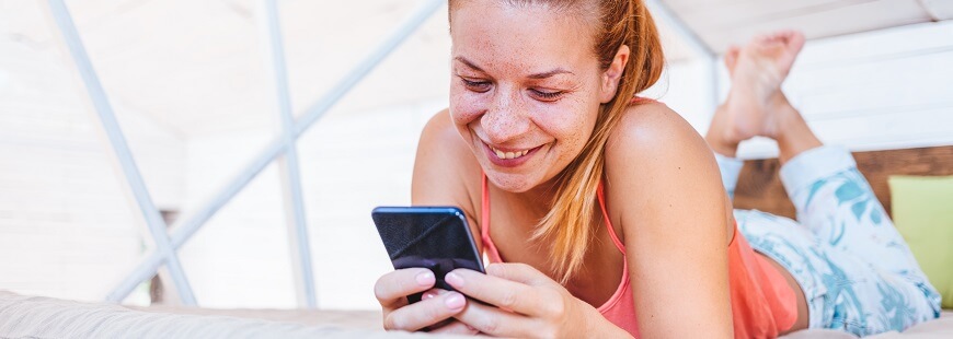 Följ oss på sociala medier, Facebook och Instagram